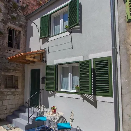 Apartment Captain's House